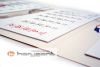 Kalendarz trójdzielny Grandline, wypukły, klejony, całość 320 x 810 mm. Główka kaszerowna - kreda mat 170g z folią, podkład karton 300 g, kalendaria 3 bloki. okienko czerwone - 300 sztuk 